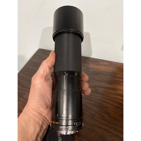Minolta 100-200mm F5.6 Manual Focus Zoom Lens w/ 55mm Hood & Caps - Vintage - Picture 2 of 10